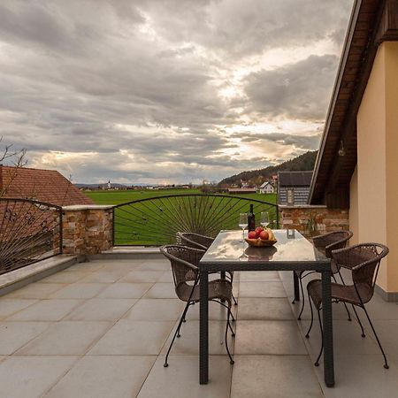 Apartment Tati Dol pri Ljubljani Екстер'єр фото