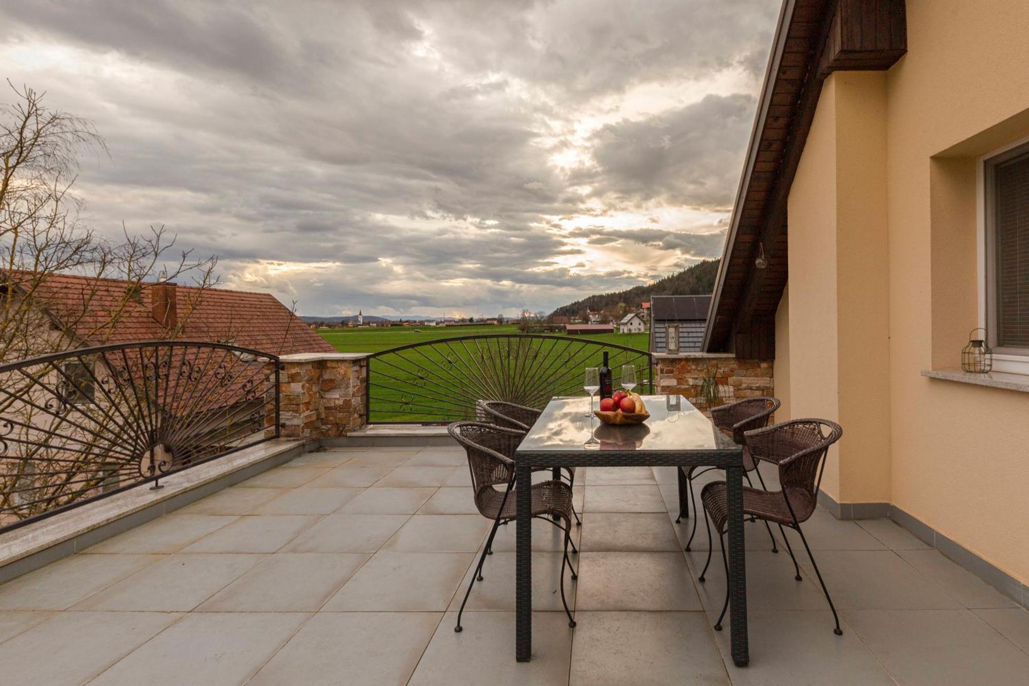 Apartment Tati Dol pri Ljubljani Екстер'єр фото